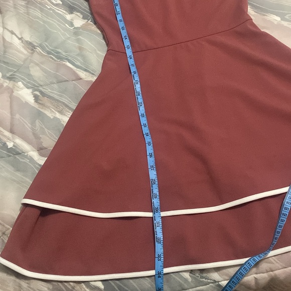 Love..ady reddish pink dress size m. Two layers on bottom part. Slight pilling. - Picture 7 of 9